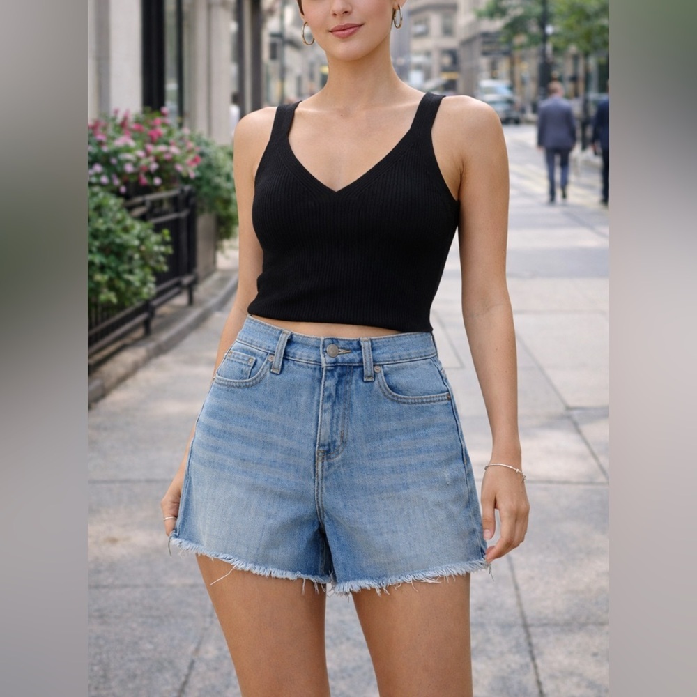🌸 Universal Thread High Rise Denim Shorts Size 4/27R Blue Spring Casual Cute